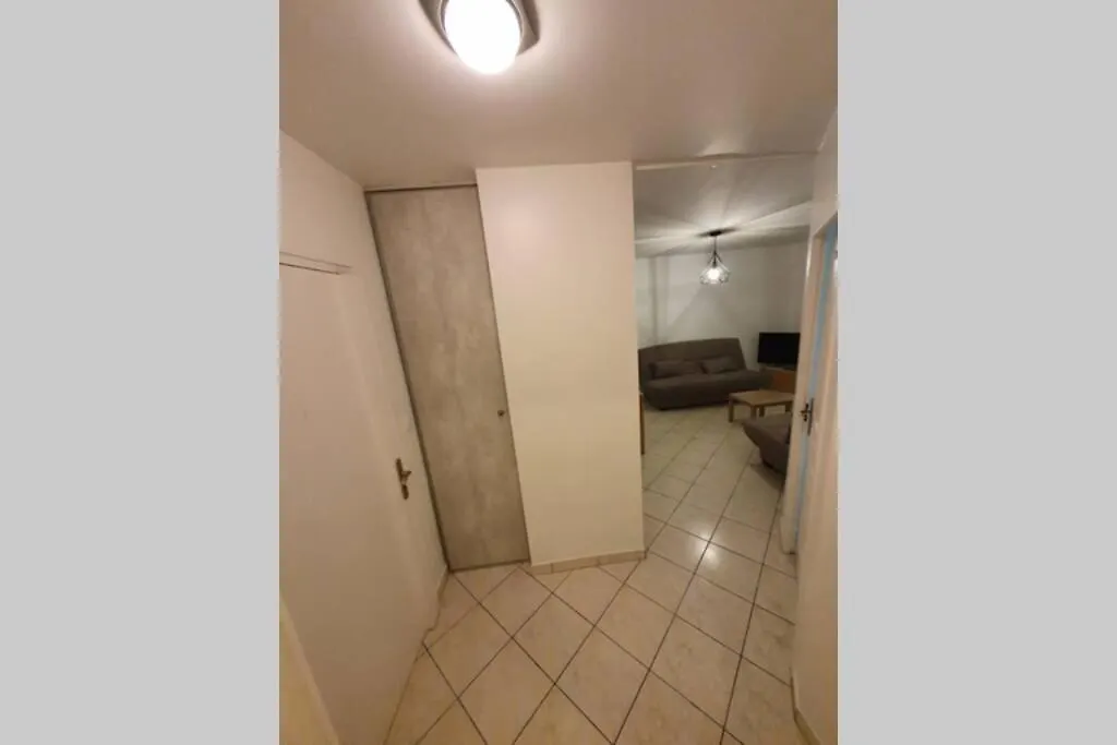 Apart 5 Personnes, 1Min Gare D'Annemasse, Geneve 5Km דירה